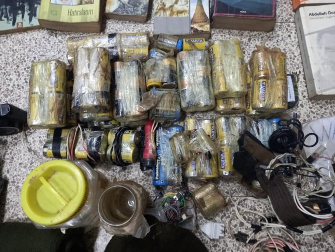 Eren Kış-34 operasyonunda çok sayıda patlayıcı ele geçirildi