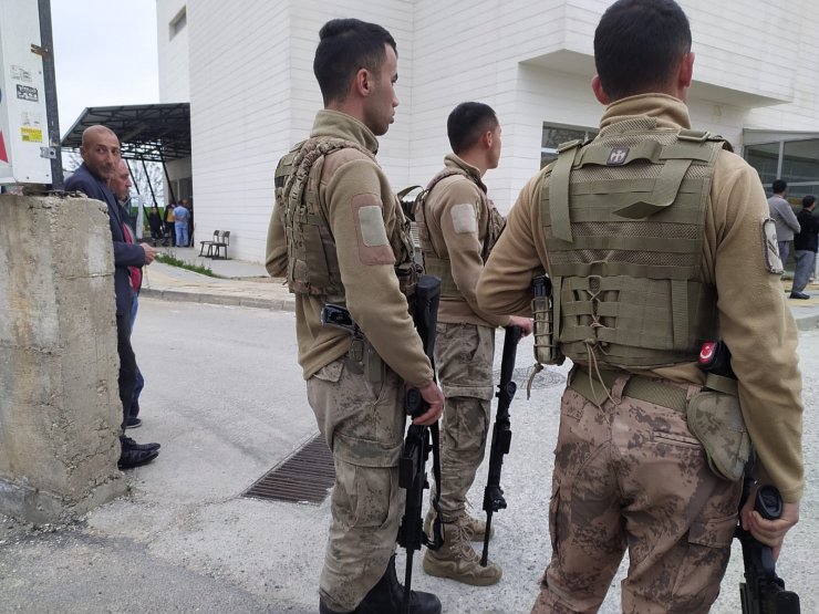 İki aile arasında silahlı kavga: 3'ü ağır 11 yaralı