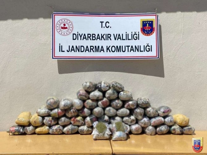Jandarma uyuşturucuya geçit vermedi