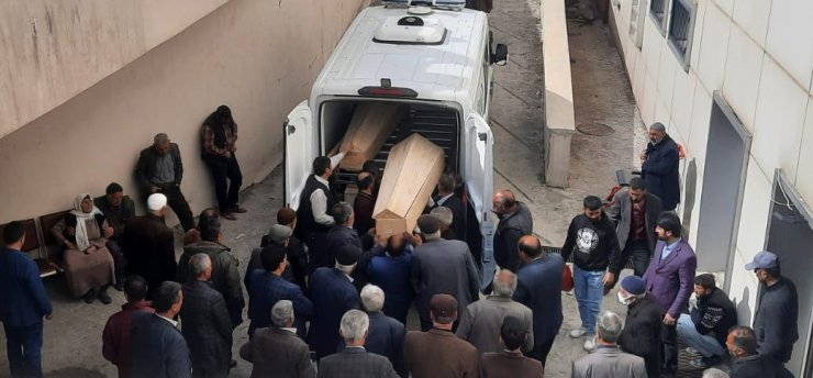 kamyon şarampole devrildi: 5 ölü