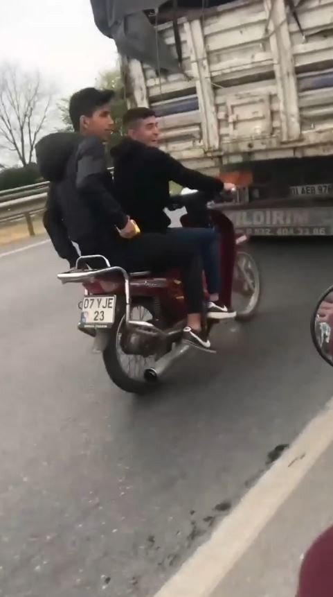 Ölümüne takip, video çekip eğlendiler