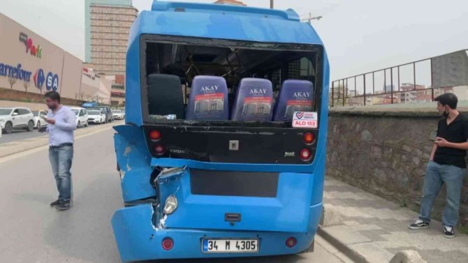 Otobüs yolcu dolu minibüse çarptı: 1 yaralı