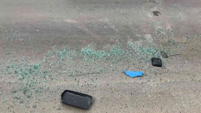 Otobüs yolcu dolu minibüse çarptı: 1 yaralı