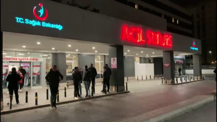 Otomobil yayalara çarptı: 1 ölü, 1 yaralı 