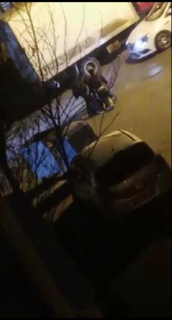 Otomobil yayalara çarptı: 1 ölü, 1 yaralı