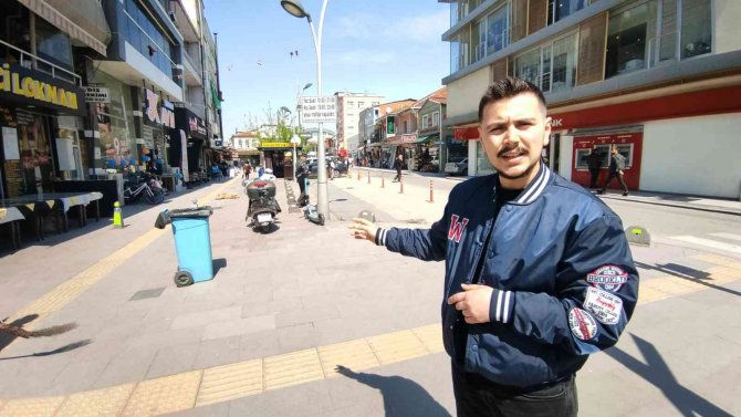 Satın almak istediğini söylediği motosikleti ’Park edeceğim’ bahanesiyle çaldı