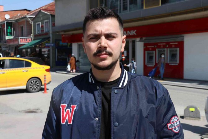 Satın almak istediğini söylediği motosikleti ’Park edeceğim’ bahanesiyle çaldı