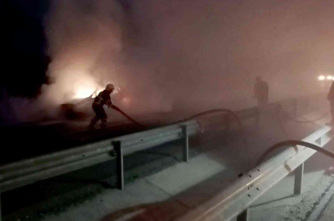 Yanan araç kullanılmaz hale geldi