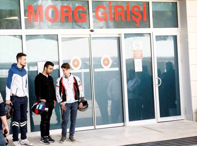 Bariyerlere çarpan motosikletin sürücüsü öldü