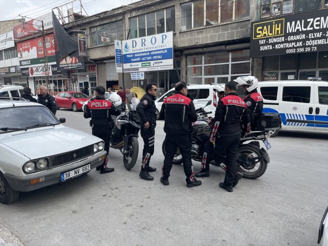 Nakliyecilerin bıçaklı kavgasında 1 kişi yaralandı