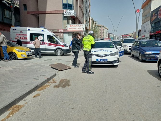 Rüzgar nedeniyle çatıdan uçan parça bir kişiyi yaraladı