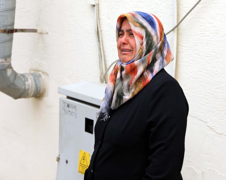 Evinin önünde çay içerken vuruldu