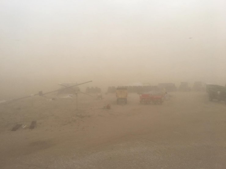 Konya'da kum fırtınası etkili oldu