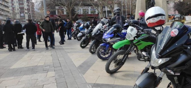 Motokuryelerden ’Trafikte bizi fark edin’ çağrısı