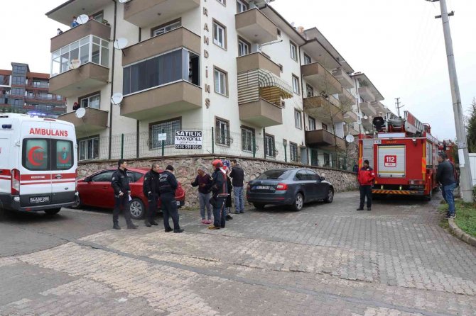 Mum yangına neden oldu