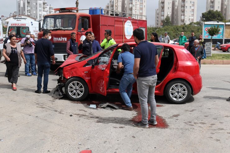 Otomobiller çarpıştı; 4'ü çocuk, 7 yaralı