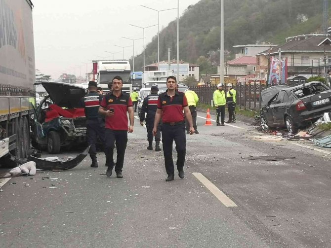 Trafik kazası 1 ölü, 2 yaralı