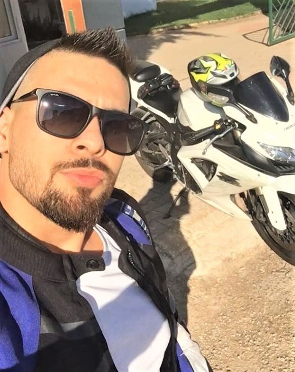 Tutkunu olduğu motosiklet genç sürücünün sonu oldu