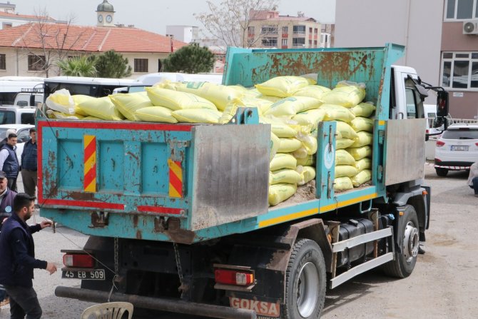 Üreticilere gübre desteği yüzleri güldürdü