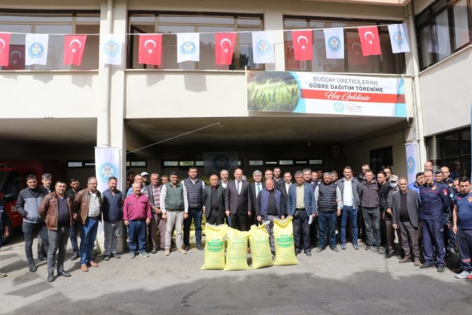 Üreticilere gübre desteği yüzleri güldürdü