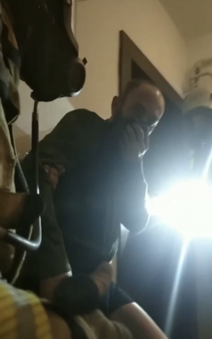 Yangına uykuda yakalandı; itfaiye kurtardı