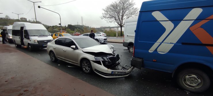 Zincirleme kazada 2 kişi yaralandı