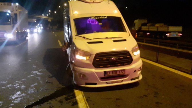 4 aracın karıştığı zincirleme kazada tır sürücüsü olay yerinden kaçtı