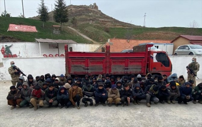 110 düzensiz göçmen yakalandı