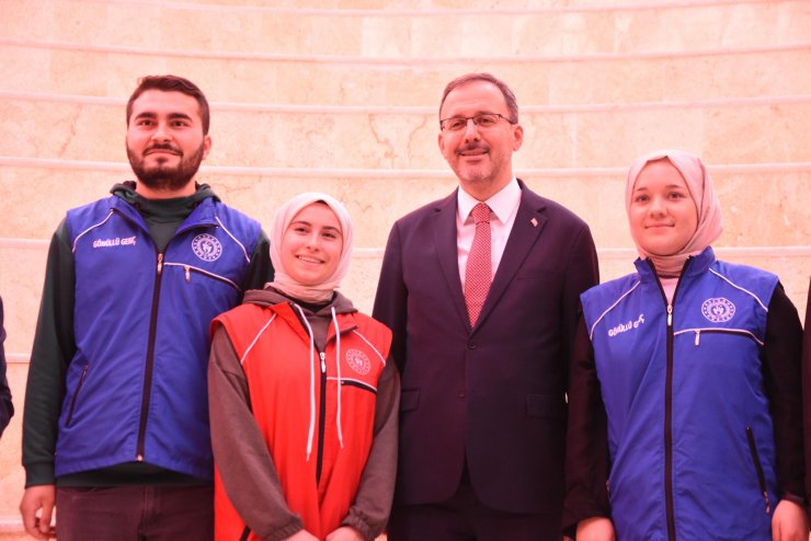 Bakan Kasapoğlu: Dünyanın umudu Türkiye’nin gençleri