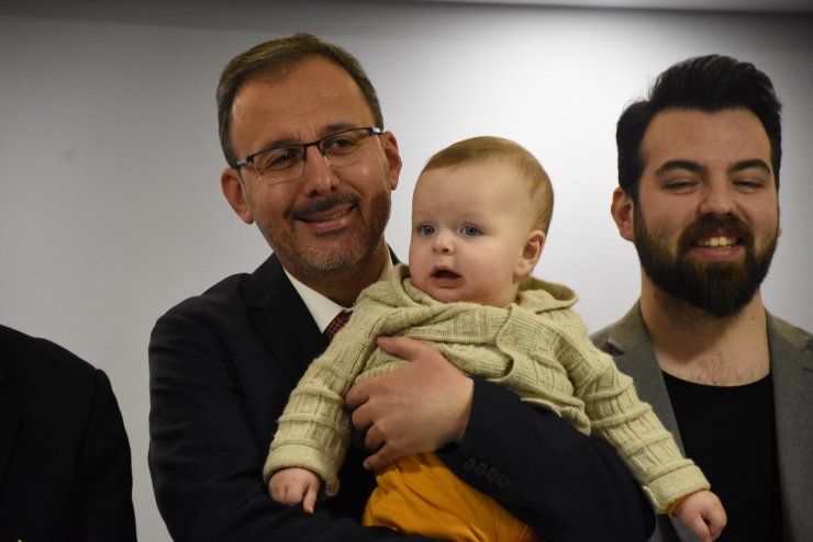 Bakan Kasapoğlu: Dünyanın umudu Türkiye’nin gençleri