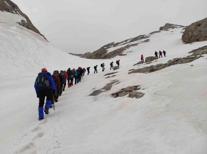 Dağcılar sezonu açtı