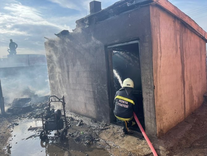Konya'da samanlıkta çıkan yangın söndürüldü