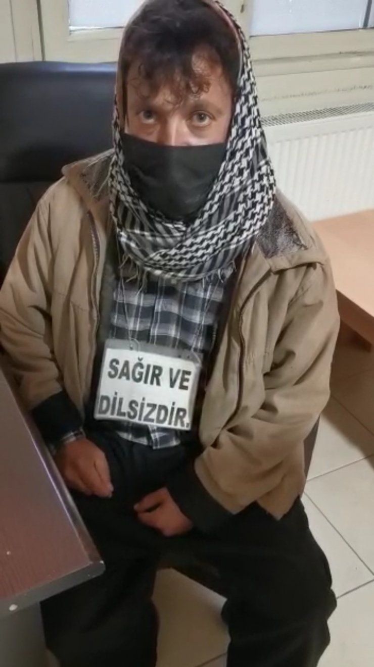 'Sağır ve dilsiz' dilenci zabıtaya bülbül kesildi