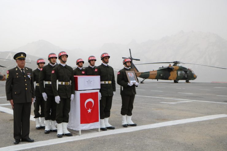 Şehit üsteğmen için Hakkari'de uğurlama töreni düzenlendi