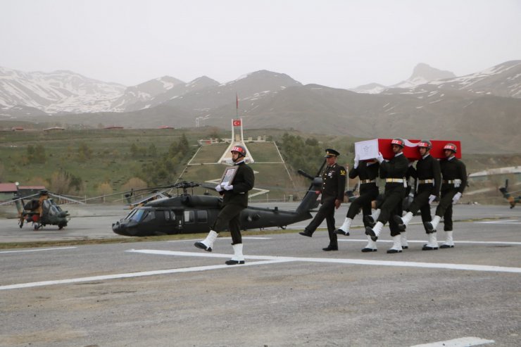 Şehit üsteğmen için Hakkari'de uğurlama töreni düzenlendi