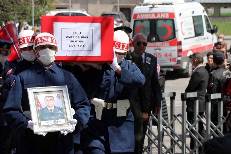 Şehit üsteğmen, Kayseri'de son yolculuğuna uğurlandı