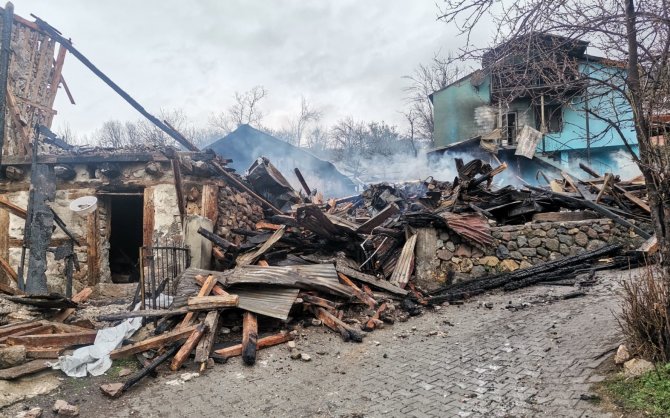 Yangında korkunç bilanço sabah saatlerinde ortaya çıktı