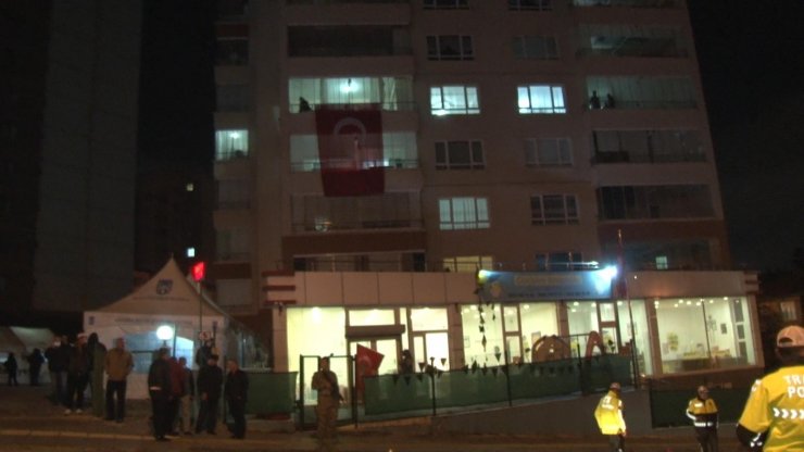 Bakan Soylu'dan, şehit Teğmen Kanlıkuyu'nun babasına taziye ziyareti