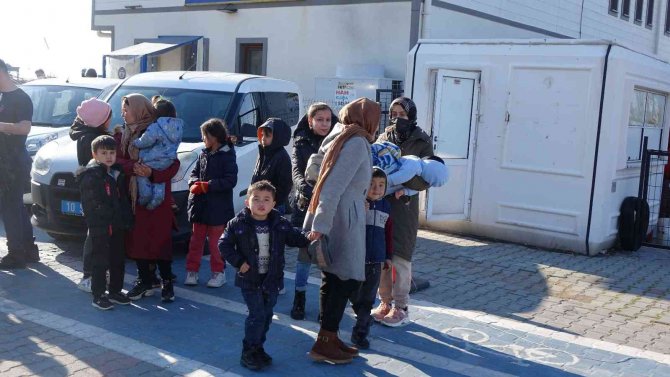 Çanakkale’de 57 düzensiz göçmen kurtarıldı