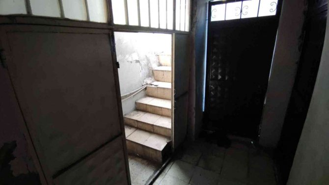 Demir hırsızları kapılara dadandı