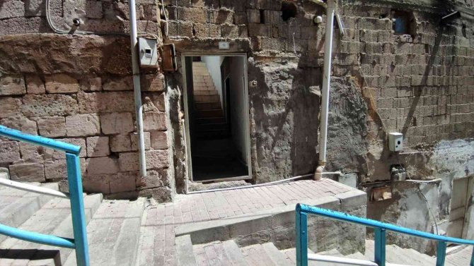 Demir hırsızları kapılara dadandı