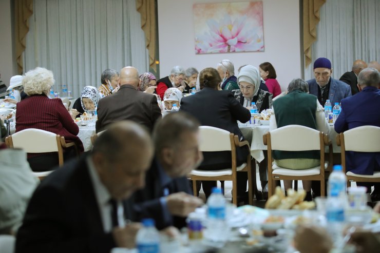 Emine Erdoğan'dan sürpriz ziyaret