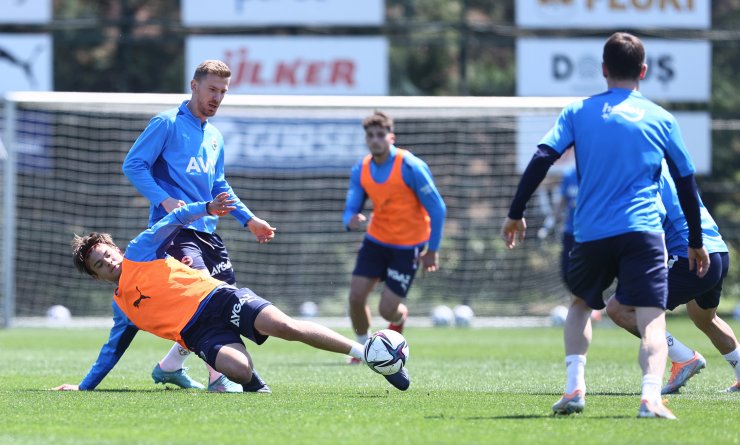 Fenerbahçe, Rizespor maçının hazırlıklarını sürdürdü