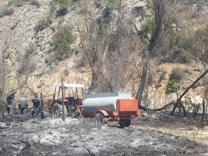 Yangın ormanlık alana sıçramadan söndürüldü