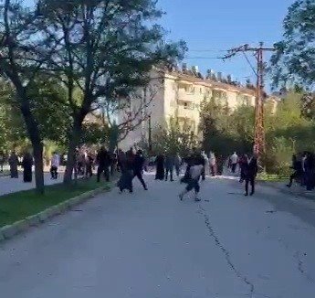 İki grup arasında taşlı sopalı kavga