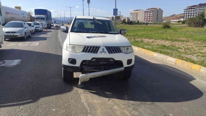 İki otomobil çarpıştı: 1 yaralı