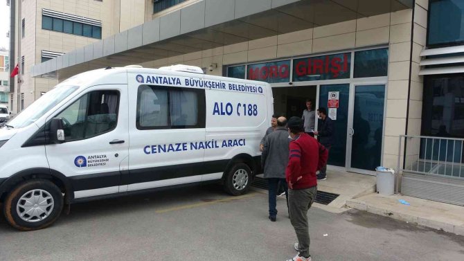 Irmakta cesedi bulunan üniversite öğrencisinin cenazesi ailesine teslim edildi
