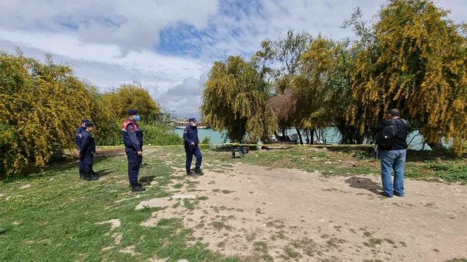 Irmakta cesedi bulunan üniversite öğrencisinin cenazesi ailesine teslim edildi