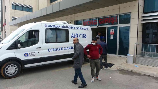 Irmakta cesedi bulunan üniversite öğrencisinin cenazesi ailesine teslim edildi