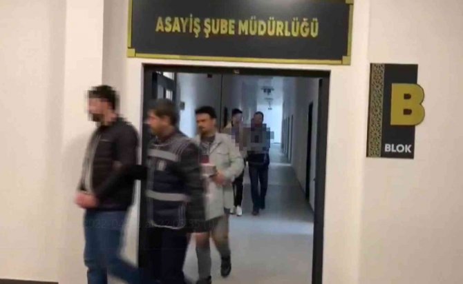 İş yeri malzemesi ve laptop çalan iki şahıs tutuklandı